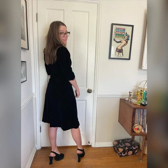 30s Vintage Black Silk Velvet Dress w Puff Shoulders - Picture 2 of 10